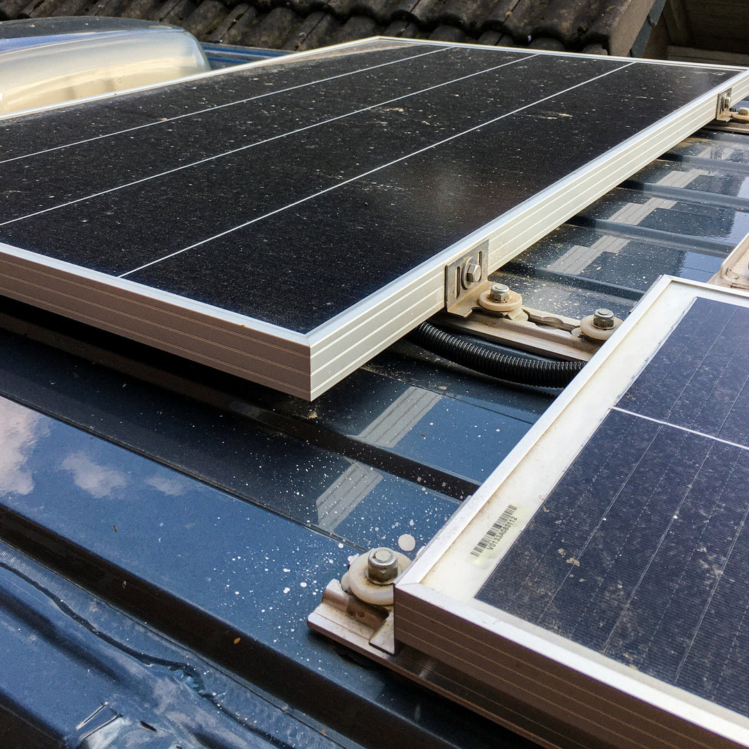 Solarmodule befestigen auf Airlineschienen