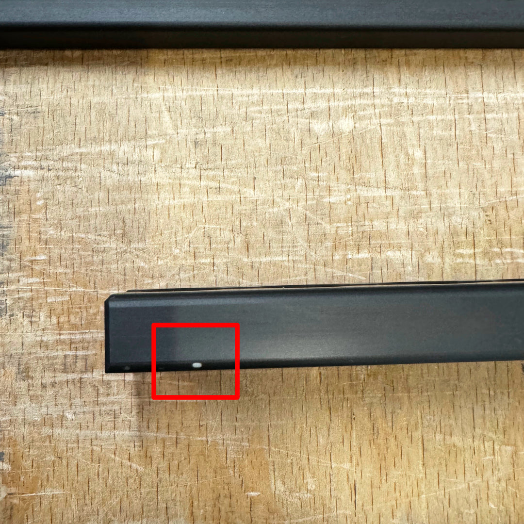 Airlineschiene Eckig schwarz eloxiert - B-Ware